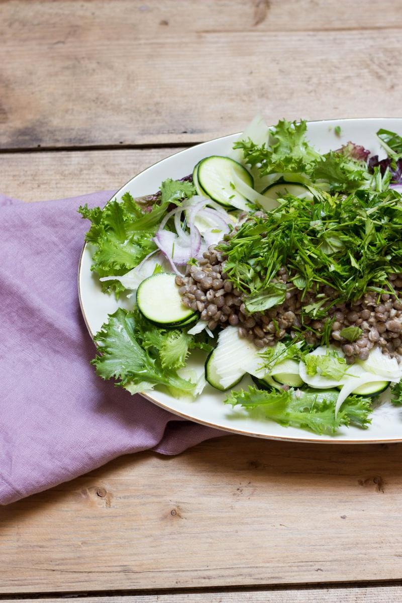 Rezeptbild: Linsensalat mit Fenchel- und Zucchini-Rohkost