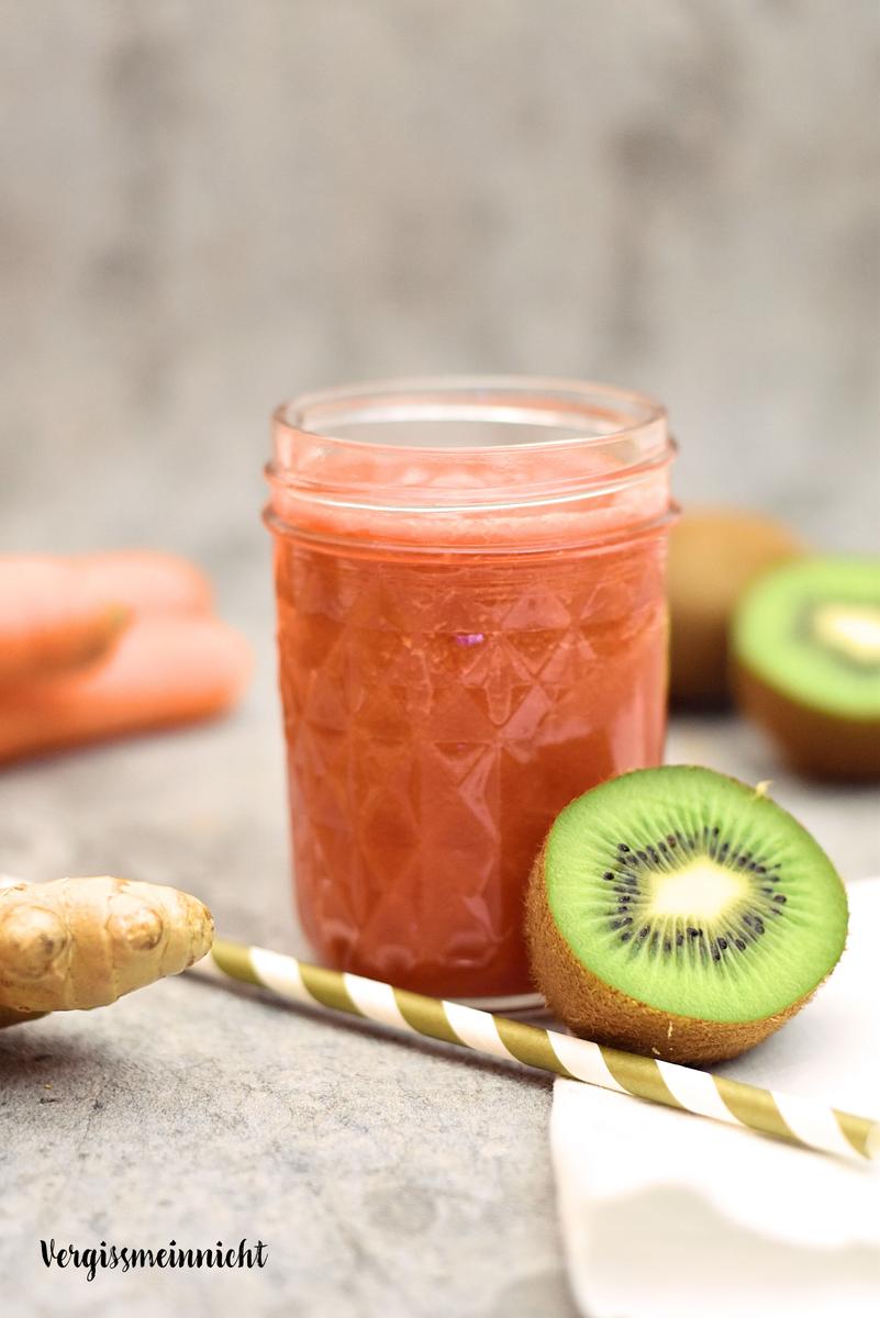 Rezeptbild: Karotten-Kiwi-Saft