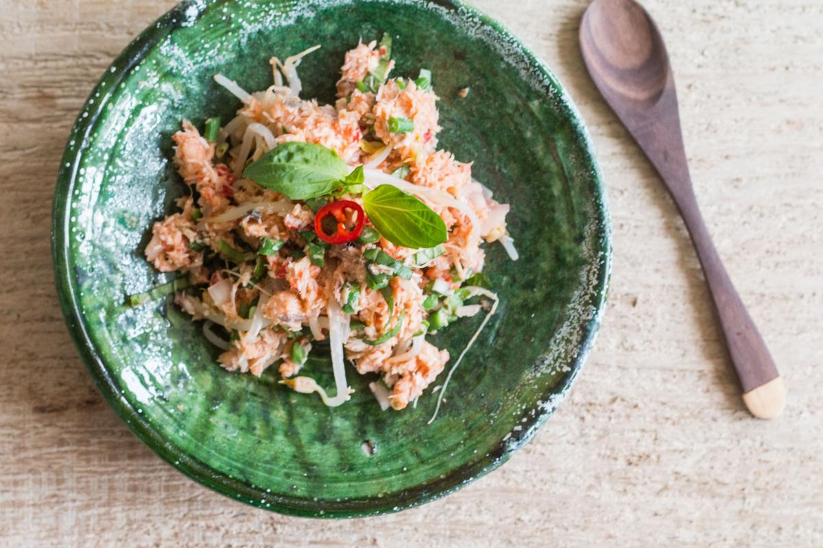 Rezeptbild: Scharfer Kokos-Räucherfisch-Salat