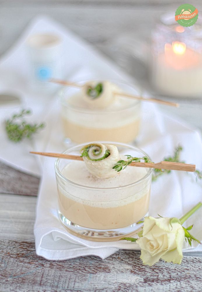 Rezeptbild: Sellerie-Apfel-Suppe mit Schollen-Trüffel-Röllchen