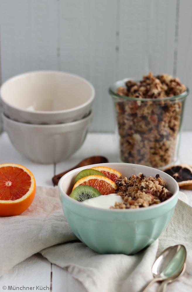 Rezeptbild: Granola mit Nüssen und Schokolade
