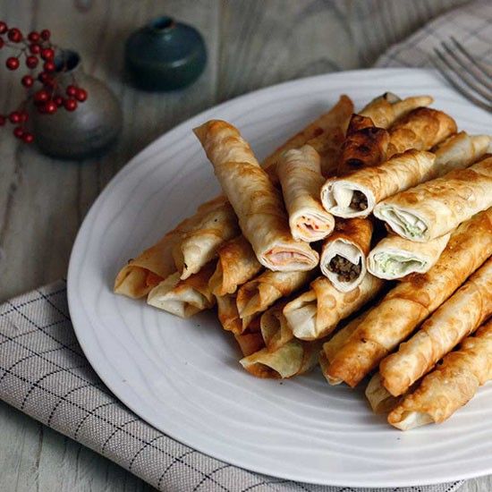 Rezeptbild: Zigarrenböreks mit dreierlei Füllungen