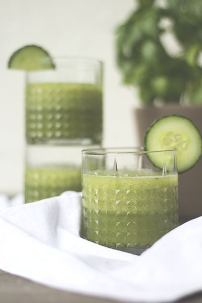 Rezeptbild: Gurken-Matcha-Limonade mit Basilikum 