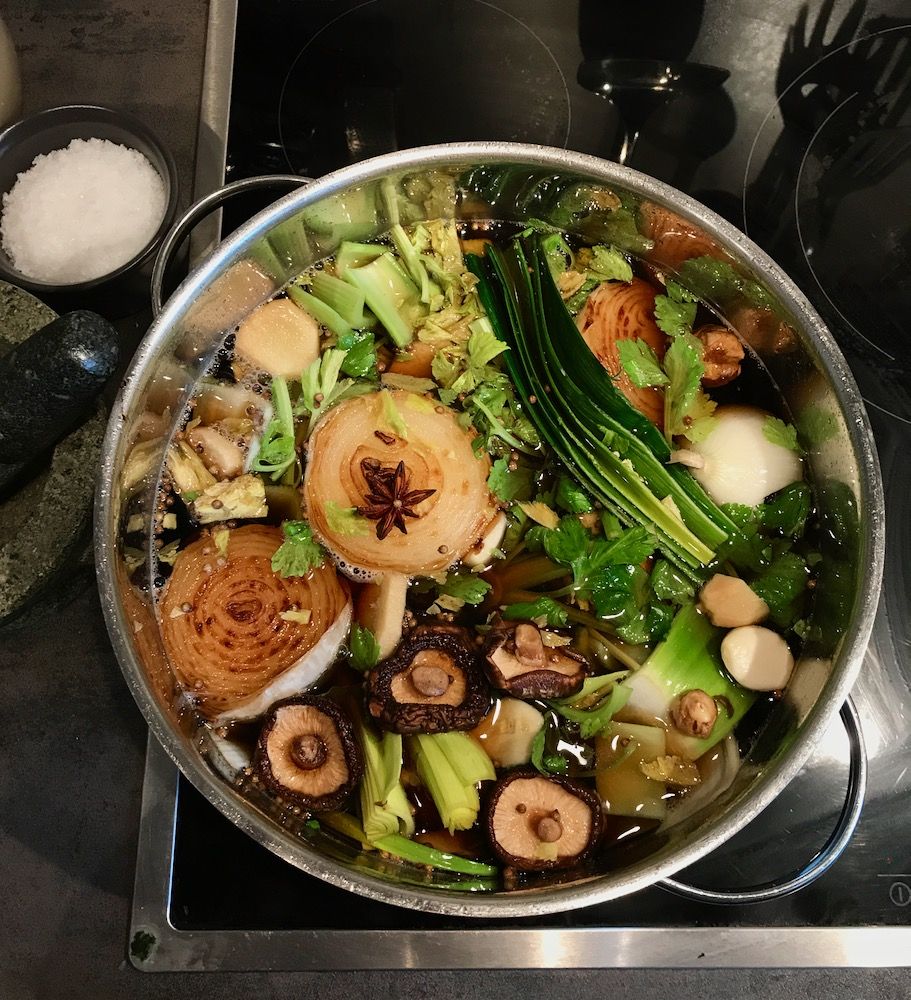 Rezeptbild: Kräftige Gemüsebrühe für japanische Suppen