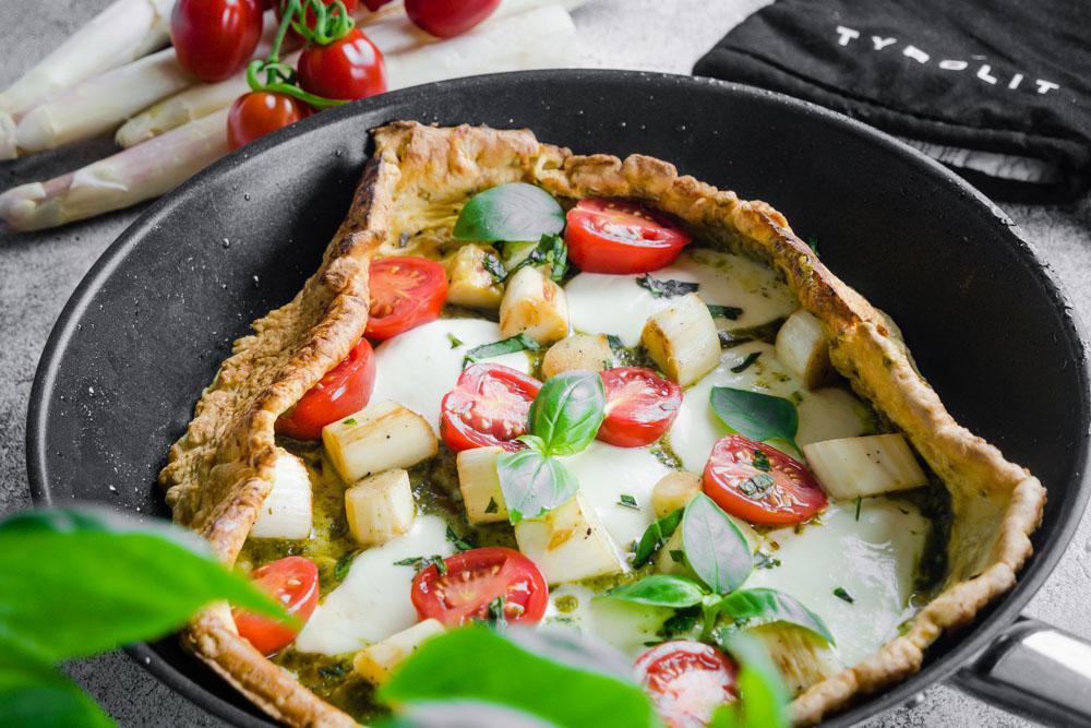 Rezeptbild: Dutch Baby Spargel Pizza