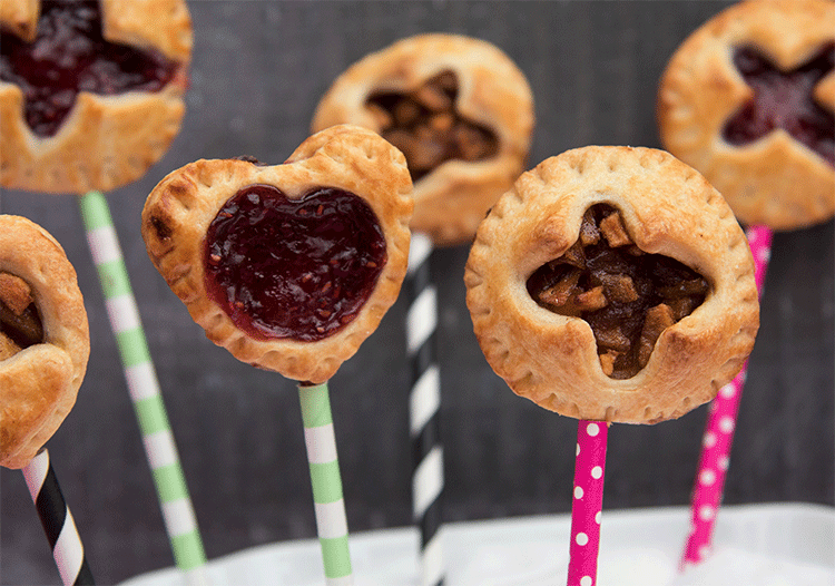 Rezeptbild: Mini-Pies am Stiel 