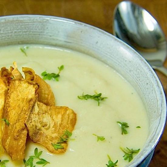 Rezeptbild: Selleriesuppe mit Selleriechips