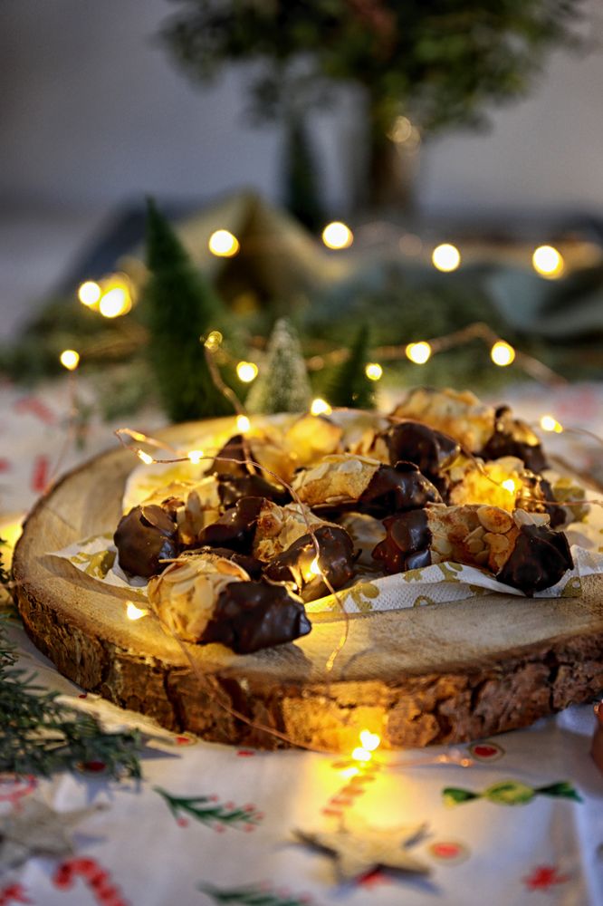 Rezeptbild: Weihnachtsbaeckerei: Mandelhörnchen