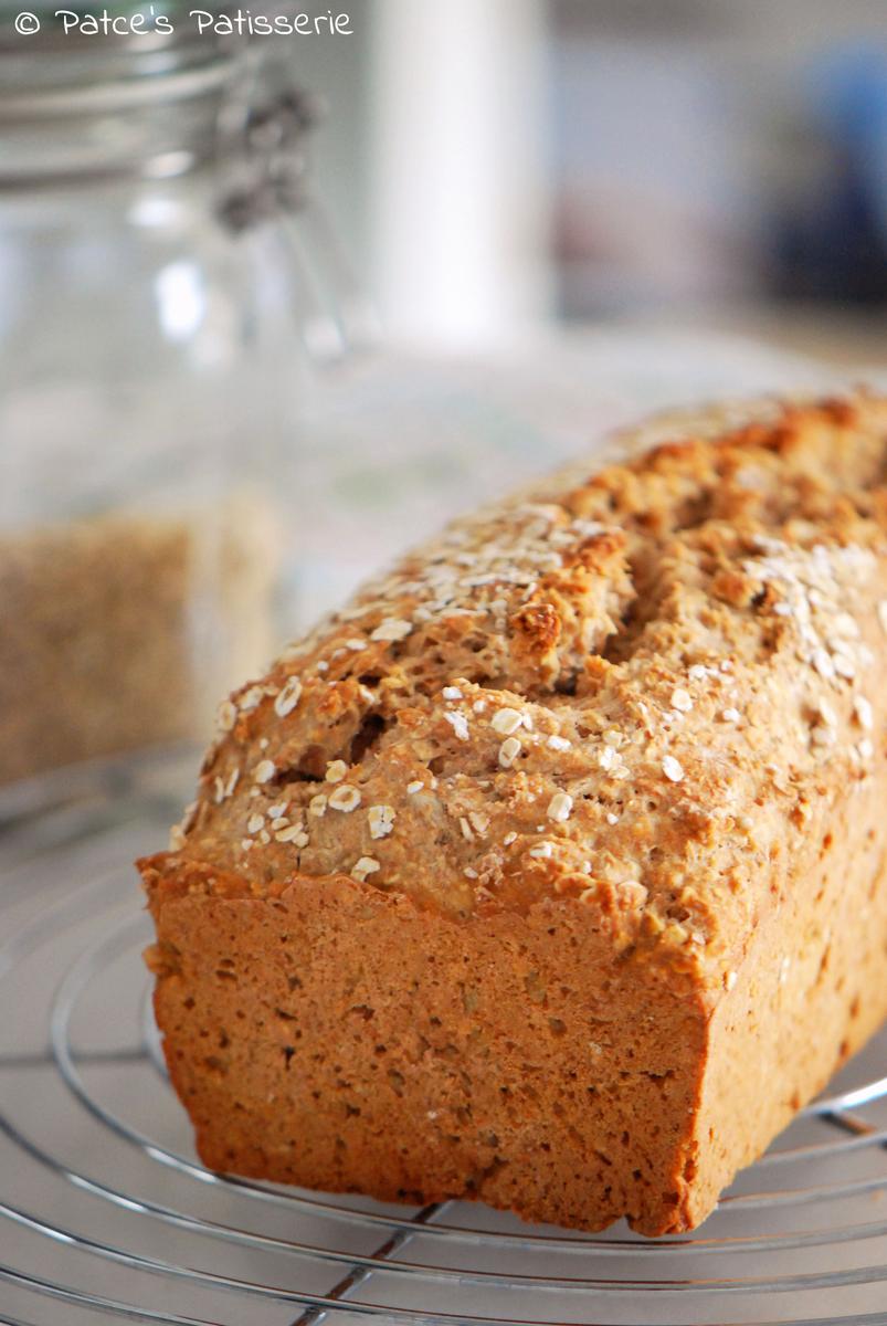 Rezeptbild: Dinkel-Haferbrot ohne Hefe und mit Buttermilch