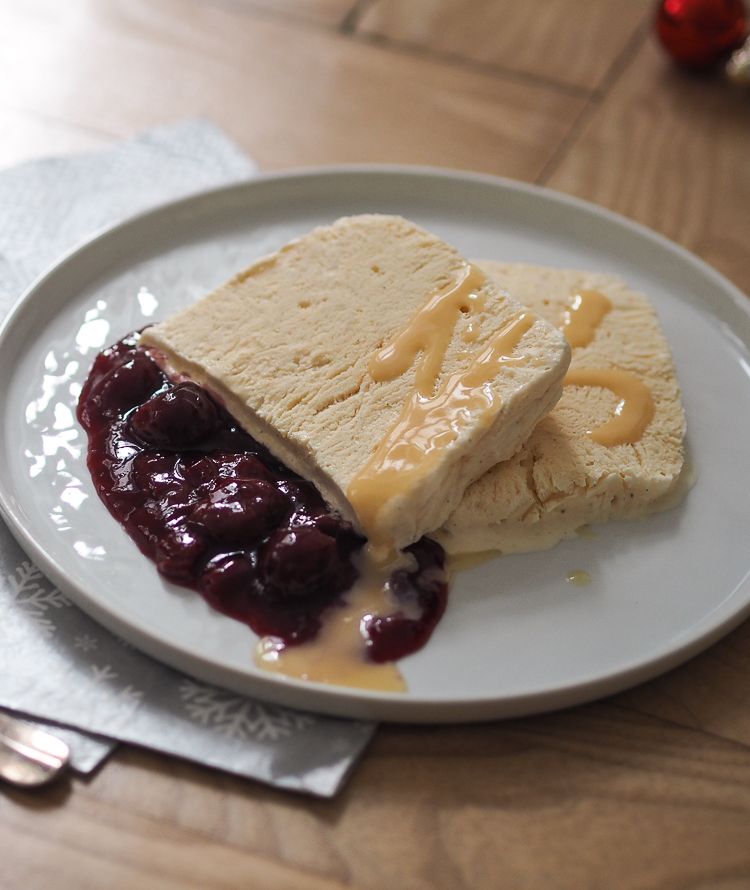 Rezeptbild: Eierlikörparfait