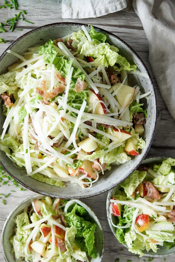 Rezeptbild: Kohlrabi Apfel Salat mit Honig-Dijon-Dressing
