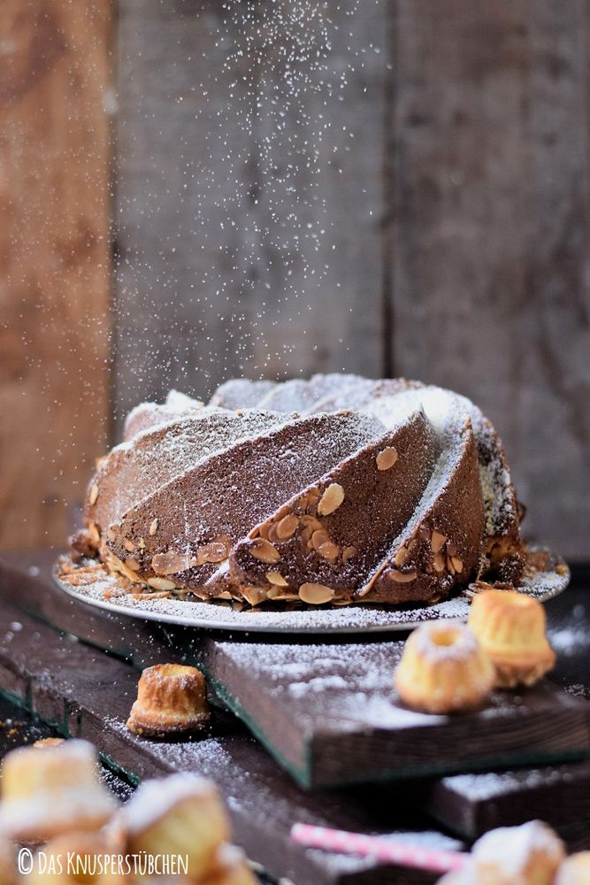 Rezeptbild: Saftige Marzipan-Gugel-Leckerei