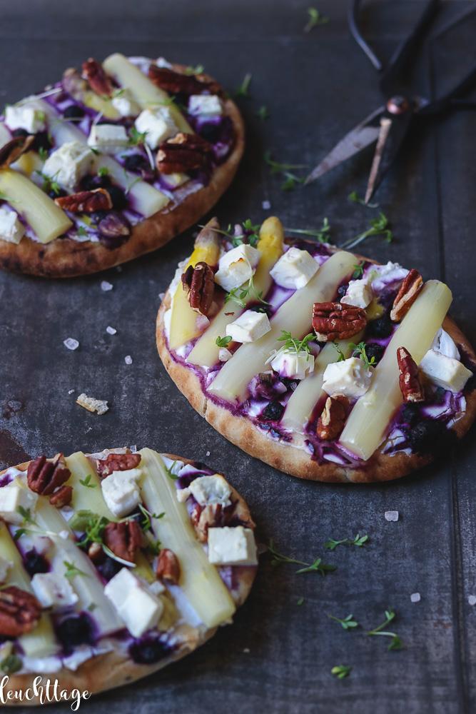 Rezeptbild: Spargel-Naan-Brote