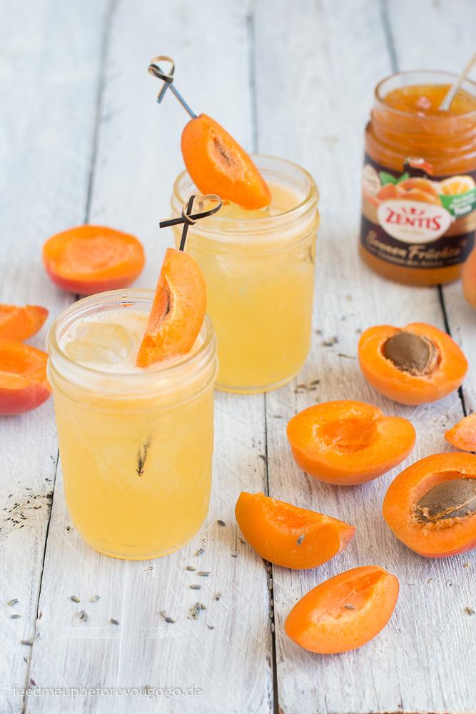 Rezeptbild: Aprikose-Mandarine-Lavendel-Mocktail