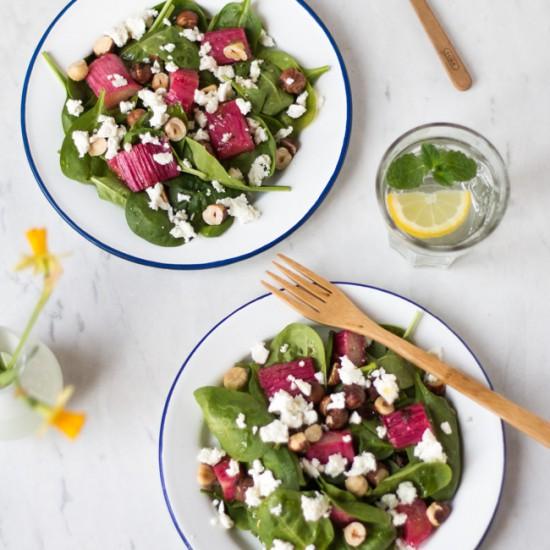 Rezeptbild: Kramellisierter Rhabarber Spinat Salat