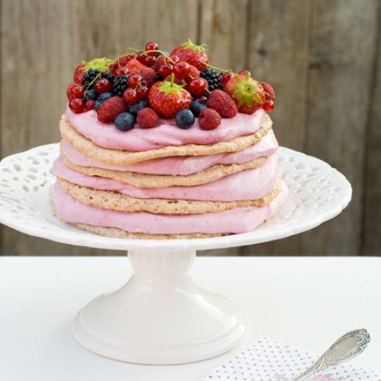 Rezeptbild: Beeren und Haselnuss Dacquoise