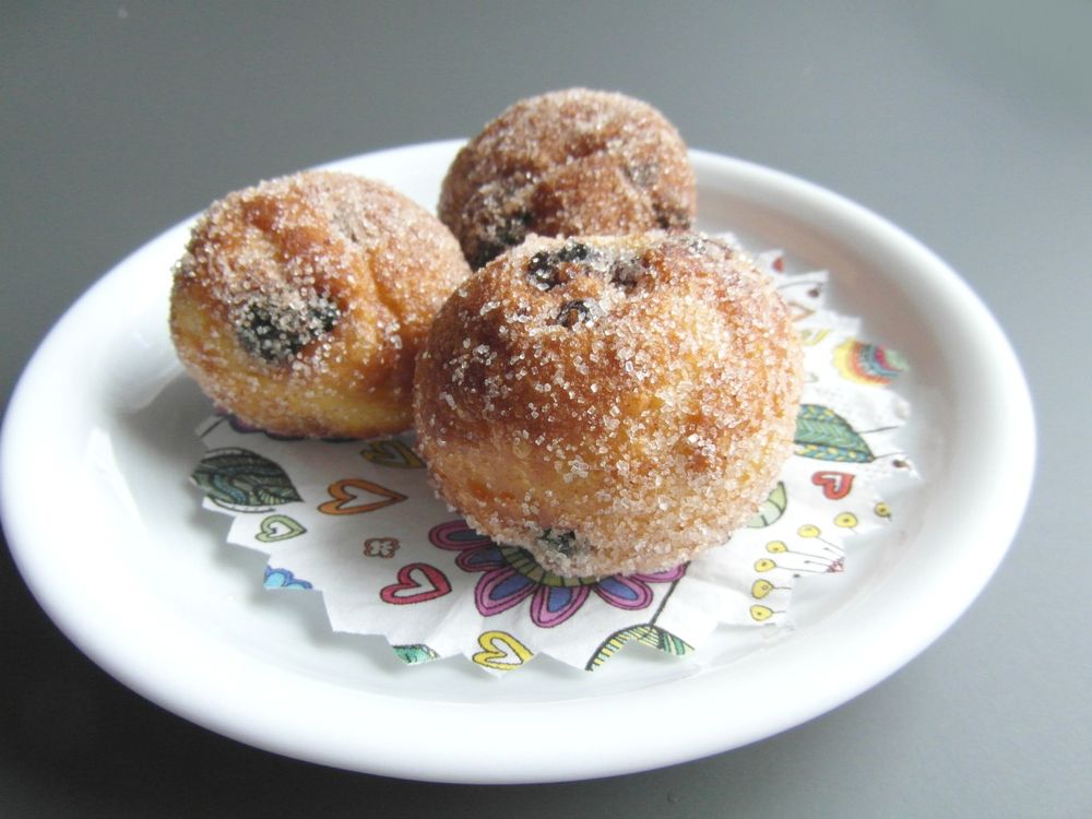 Rezeptbild: Rosinen-Krapfen
