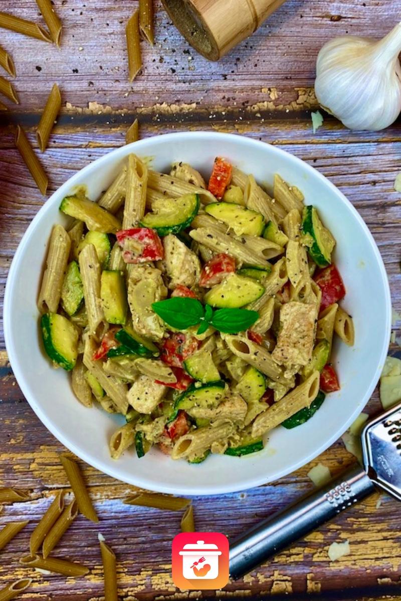 Rezeptbild: Leichte Nudelpfanne mit Hähnchen