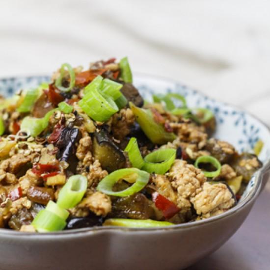 Rezeptbild: Pfannengerührtes Schweinefleisch mit Aubergine