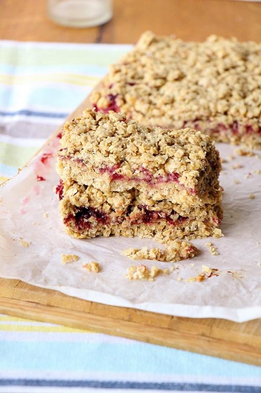 Rezeptbild: Müsliriegel mit Fruchtfüllung