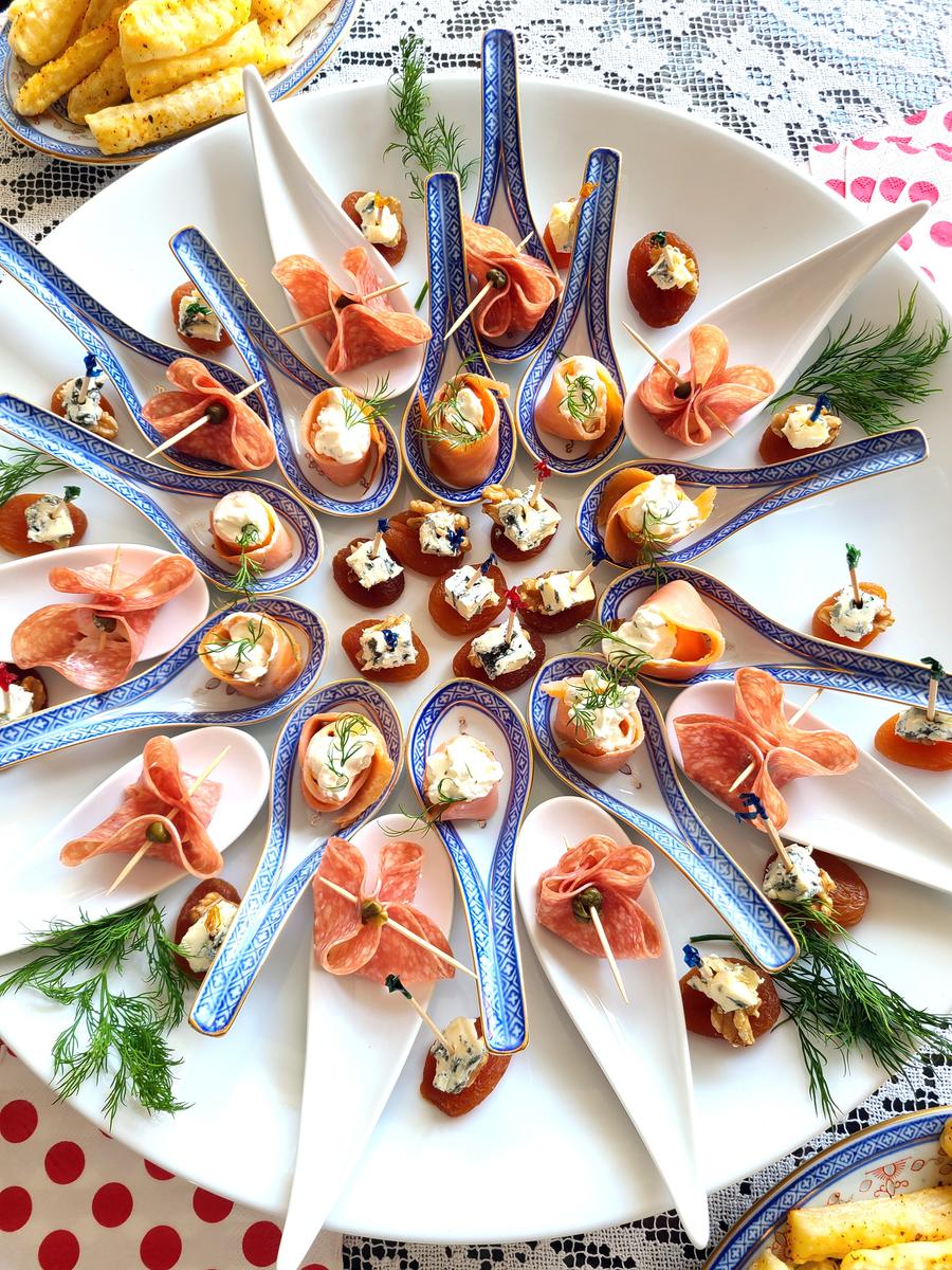 Rezeptbild: Apero Platte mit drei verschiedenen Fingerfood