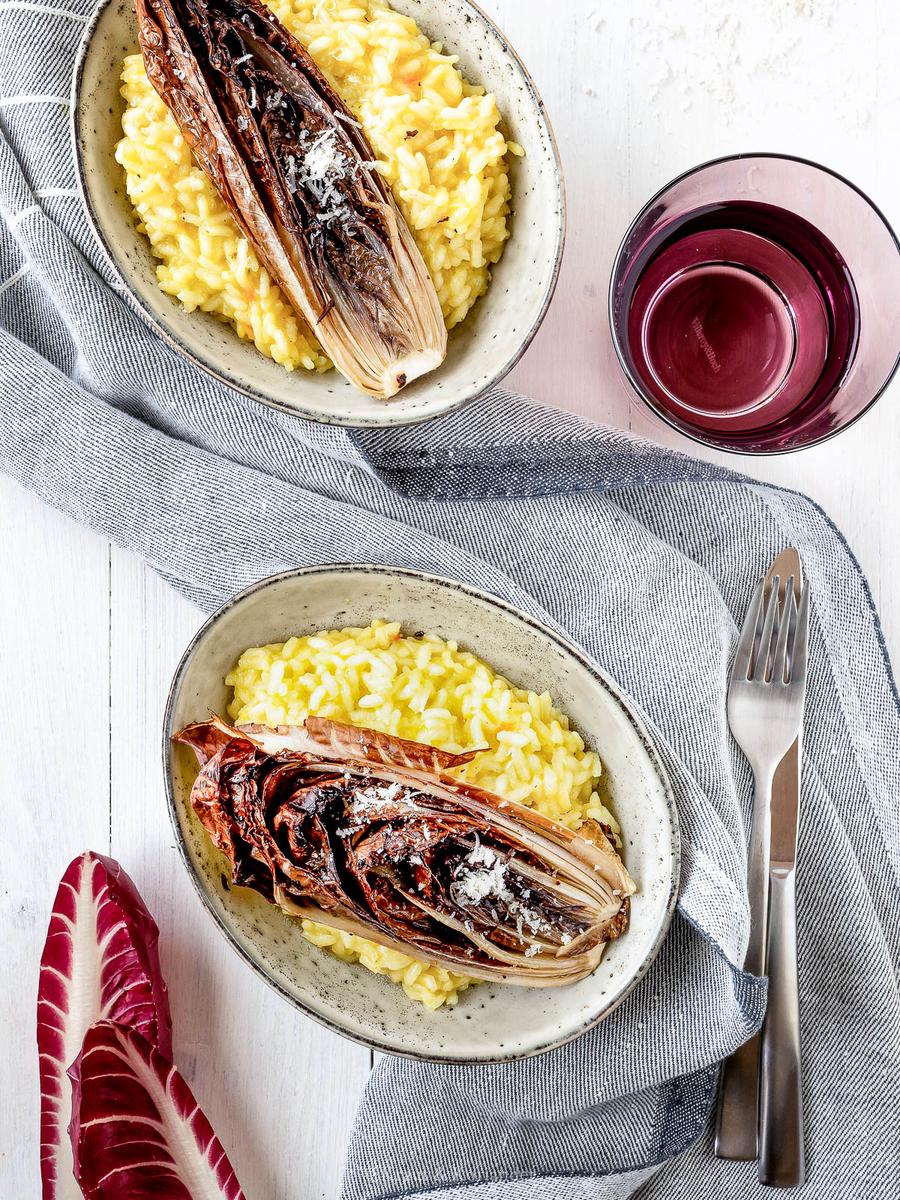 Rezeptbild: Safranrisotto mit Ofen-Radicchio