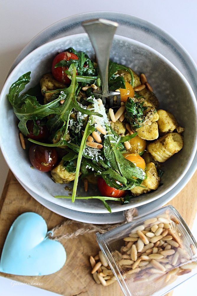 Rezeptbild: Rucola-Gnocchi & Pesto