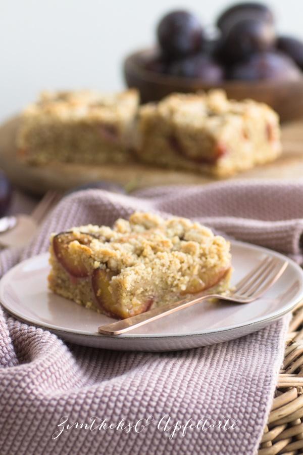 Rezeptbild: Walnuss-Zwetschgenkuchen mit Zimtstreuseln