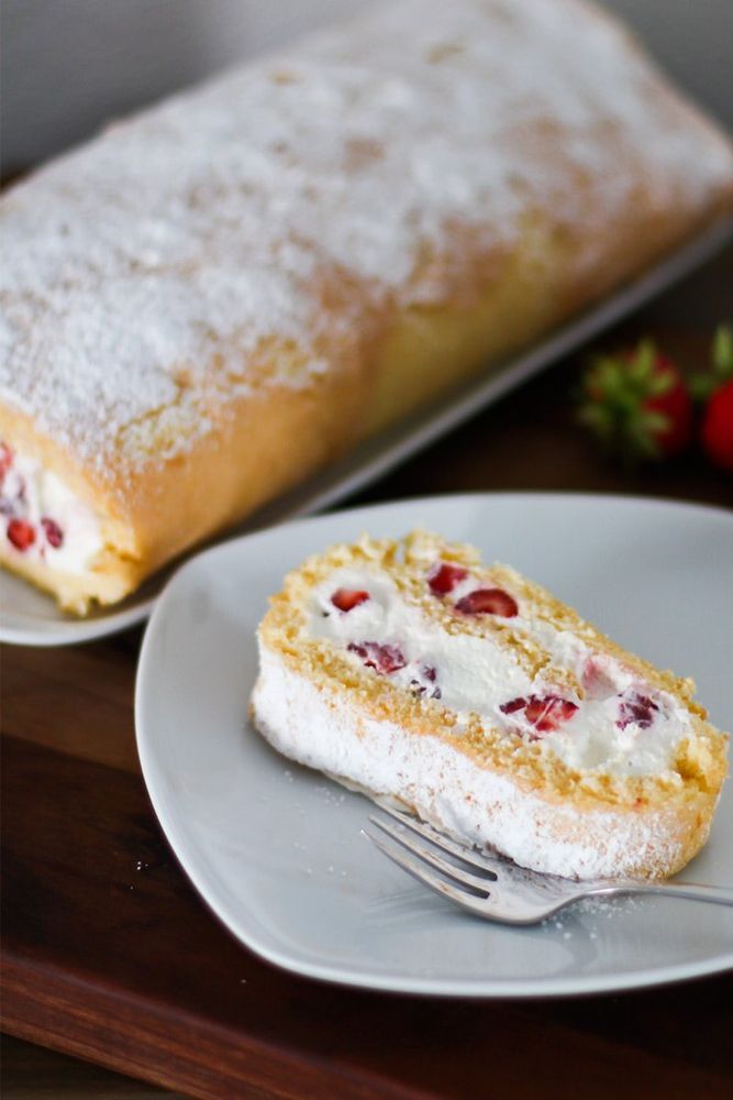 Rezeptbild: Erdbeer Biskuitrolle Rezept