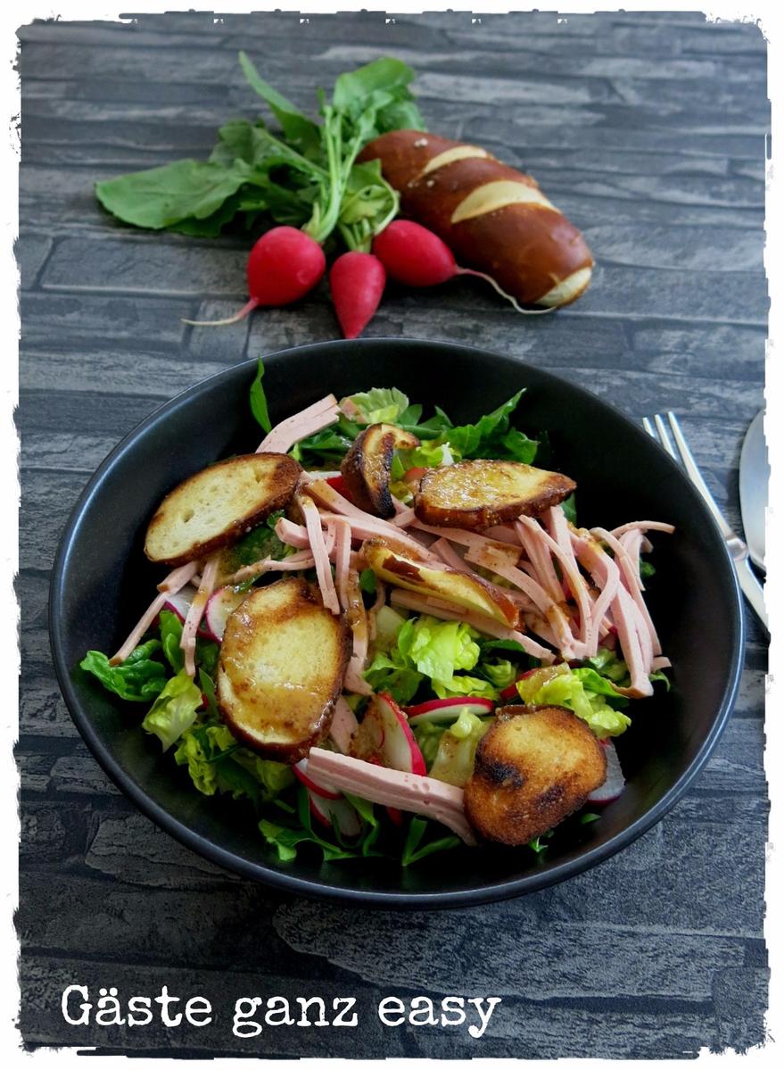 Rezeptbild: Oktoberfestsalat mit Leberkäse