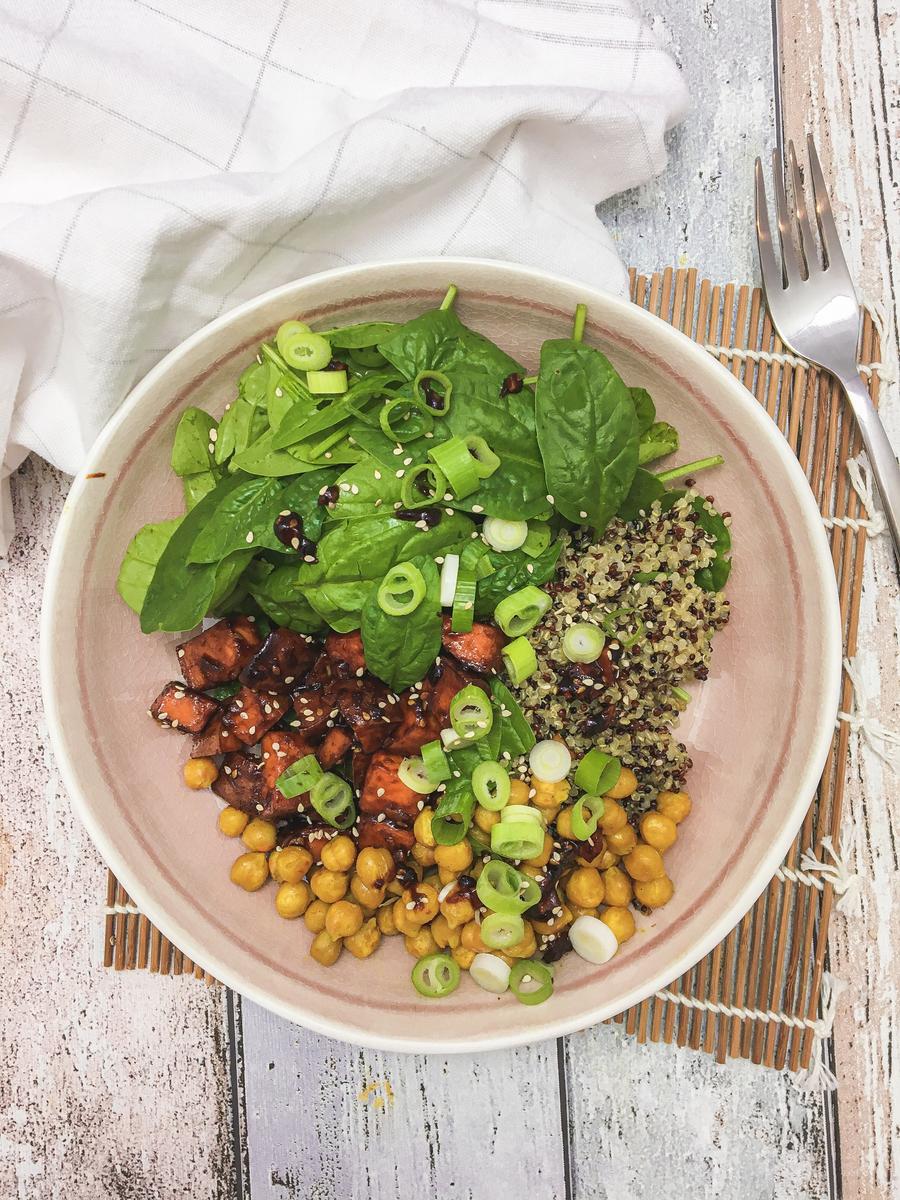 Rezeptbild: Süßkartoffelbowl mit asiatischem Dressing