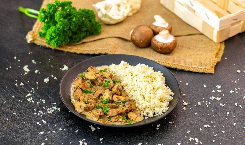 Rezeptbild: Schweinegeschnetzeltes mit Blumenkohl-Reis