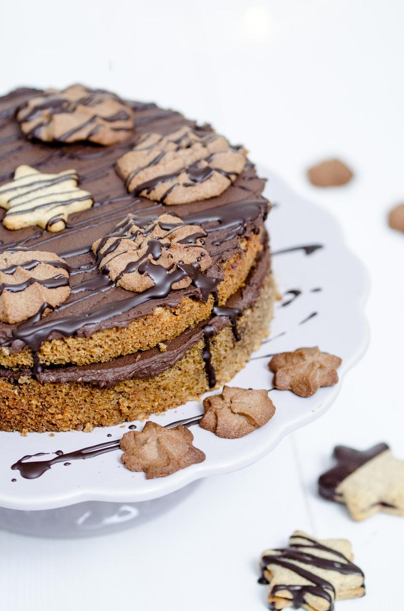Rezeptbild: EARL GREY TORTE MIT LEBKUCHEN-SCHOKO-CREME