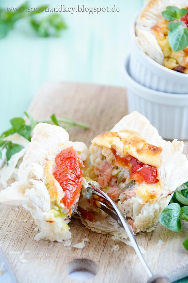 Rezeptbild: Blätterteig Muffins mit Räucherlachs