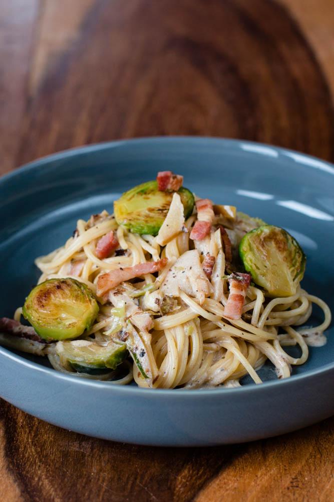 Rezeptbild: Rosenkohl Pasta mit Bacon und Ziegenkäse Sauce