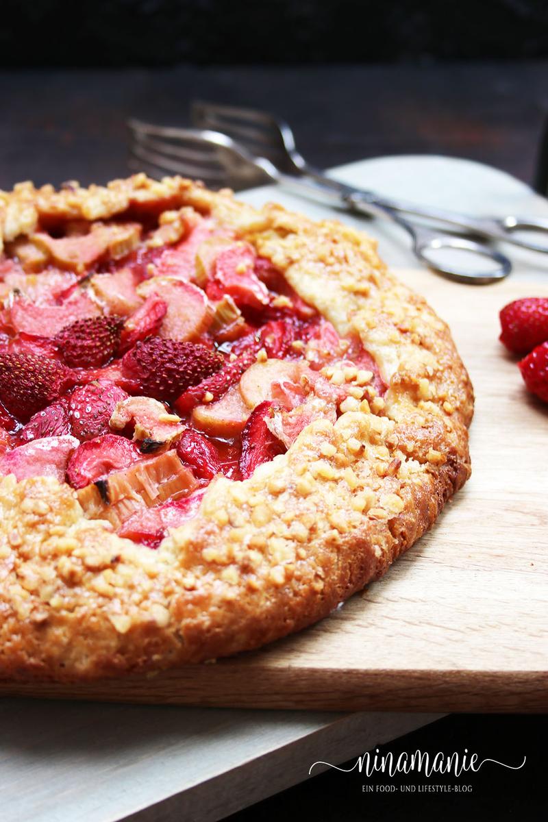 Rezeptbild: Rhabarber-Crostata und Rhabarber-Erdbeer-Crostata