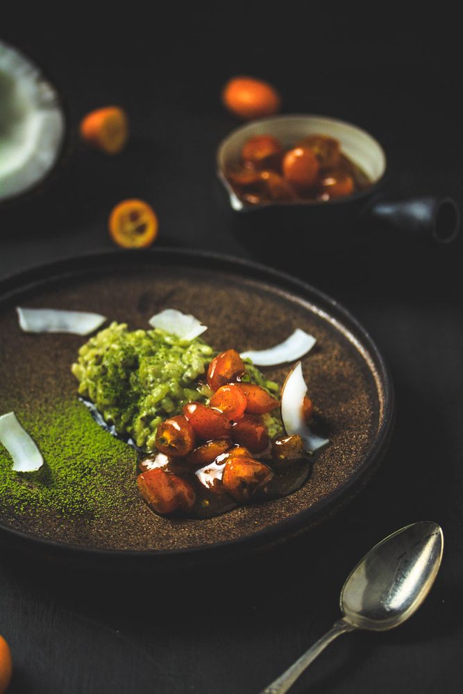 Rezeptbild: Chia-Matcha-Kokosmilchreis mit Kumquatkompott