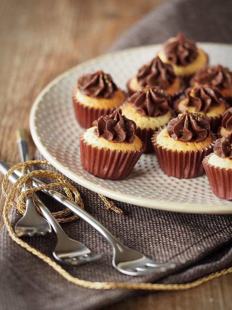 Rezeptbild: Tonka-Muffins mit Zartbitter-Ganache