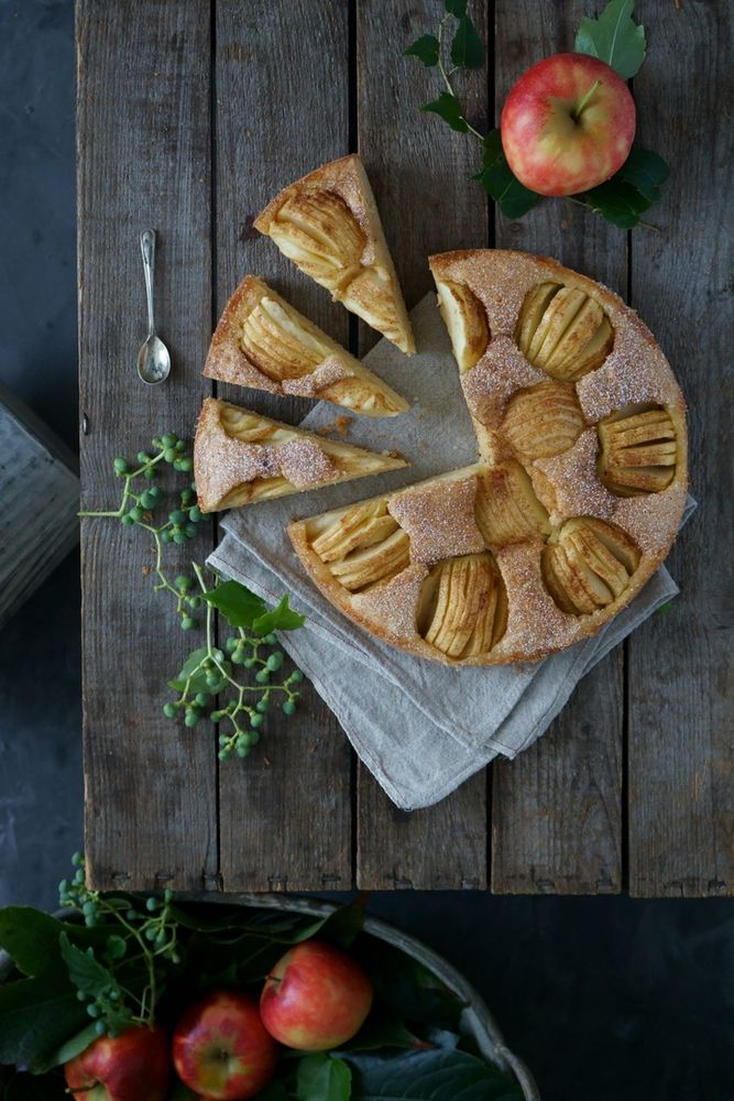 Rezeptbild: Apfel-Haselnusskuchen mit Zucker-Zimt-Kruste