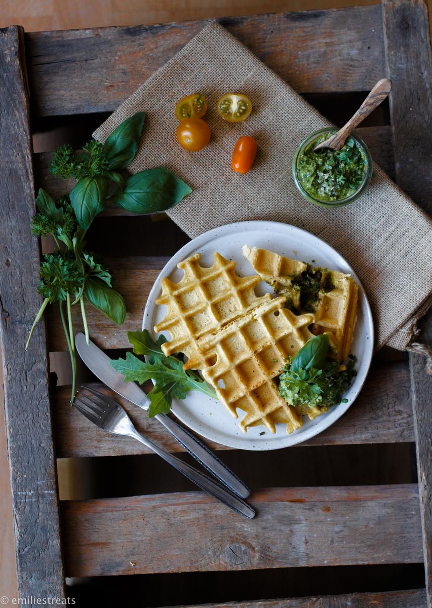 Rezeptbild: Kichererbsen-Waffeln aus Kichererbsenmehl