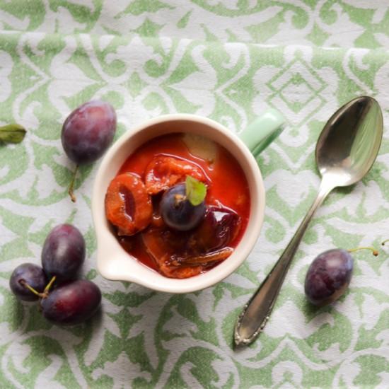 Rezeptbild: Mandelgrießbrei mit Zwetschgenkompott