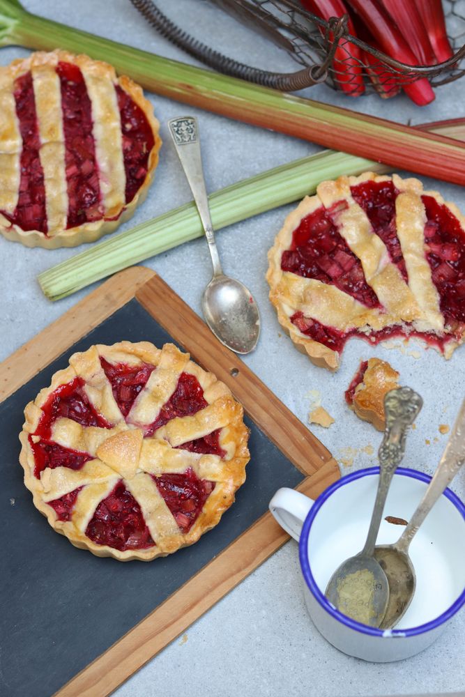 Rezeptbild: HImbeer-Rhabarber-Tartellettes