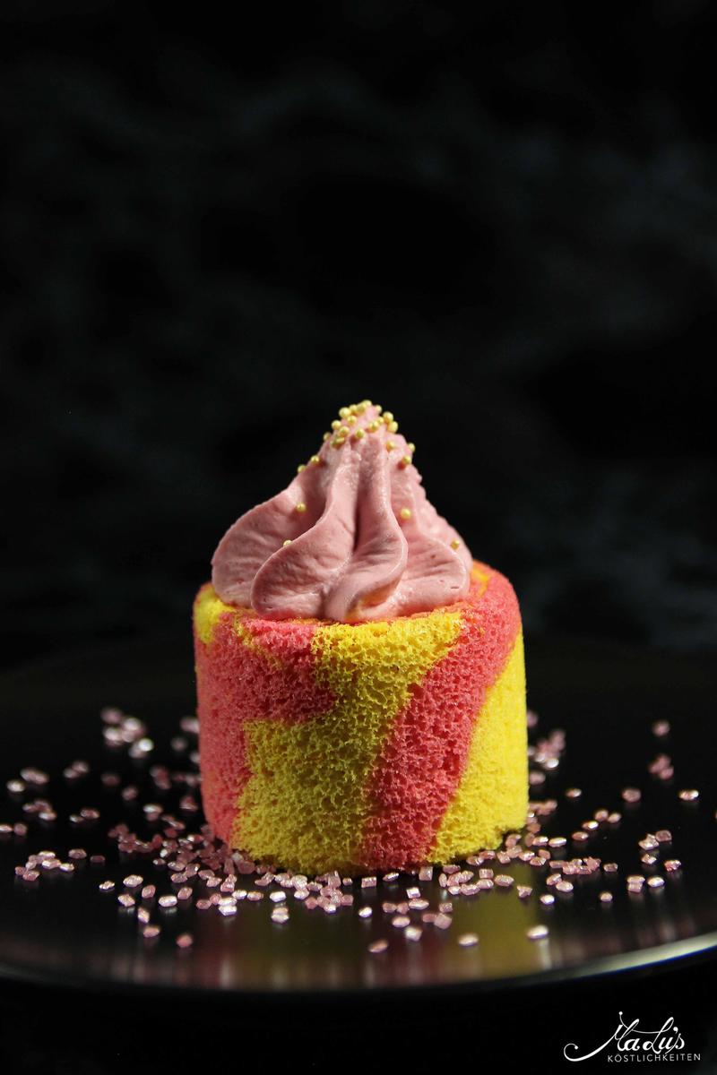 Rezeptbild: Harlekin Törtchen : Mango - Maracuja - Himbeere