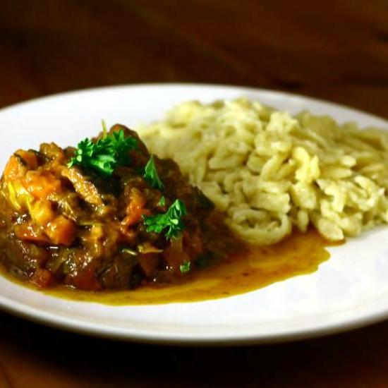 Rezeptbild: Auberginen-Rinder-Gulasch & Spätzle