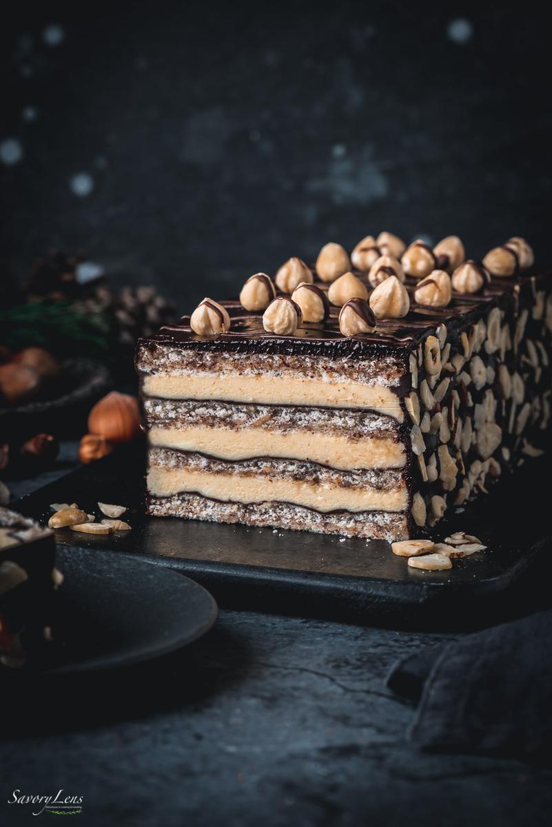 Rezeptbild: Haselnuss-Dacquoise mit Lebkuchen-Ganache
