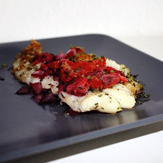 Rezeptbild: Scharf angebratener Heilbutt mit Blutorangensalsa