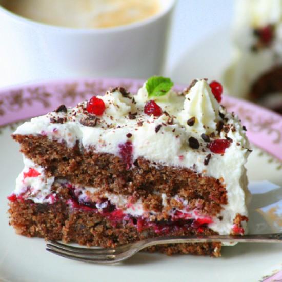 Rezeptbild: Jägertorte mit Preiselbeeren