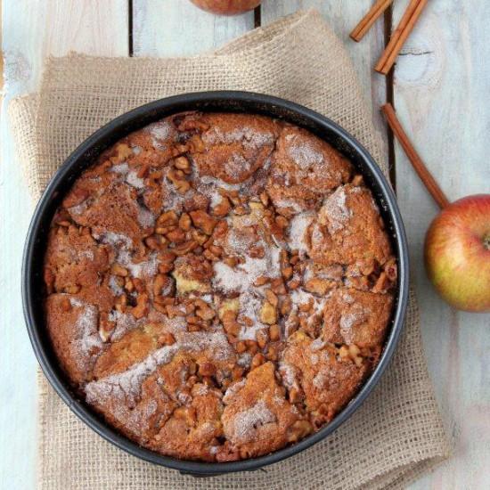 Rezeptbild: Glutenfreier Apfelkuchen mit Walnuessen