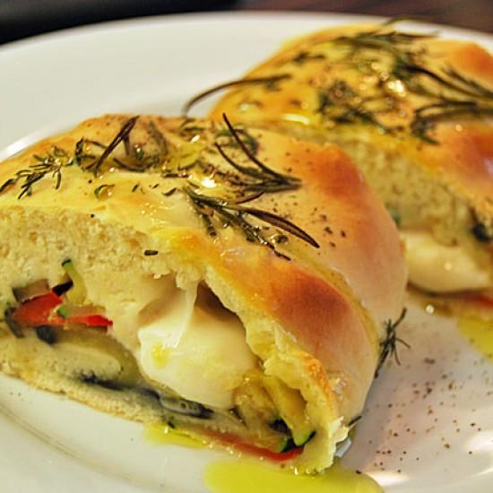 Rezeptbild: Mediterane Pizzarolle
