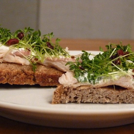 Rezeptbild: Räucherforelle mit Meerrettich Dip
